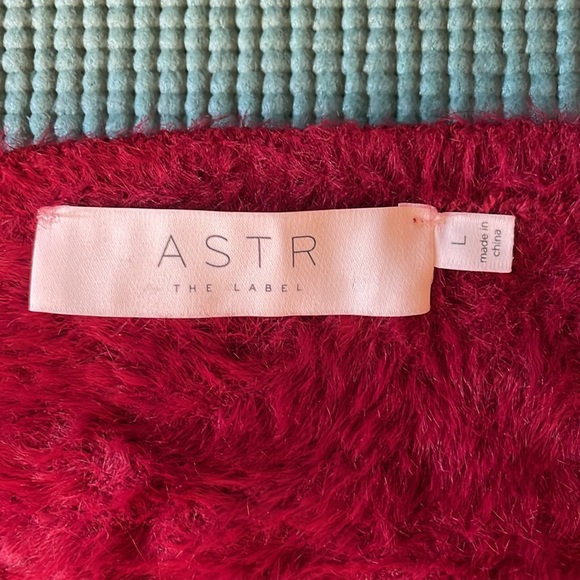 ASTR the label long sleeve sweater top - Picture 5 of 9